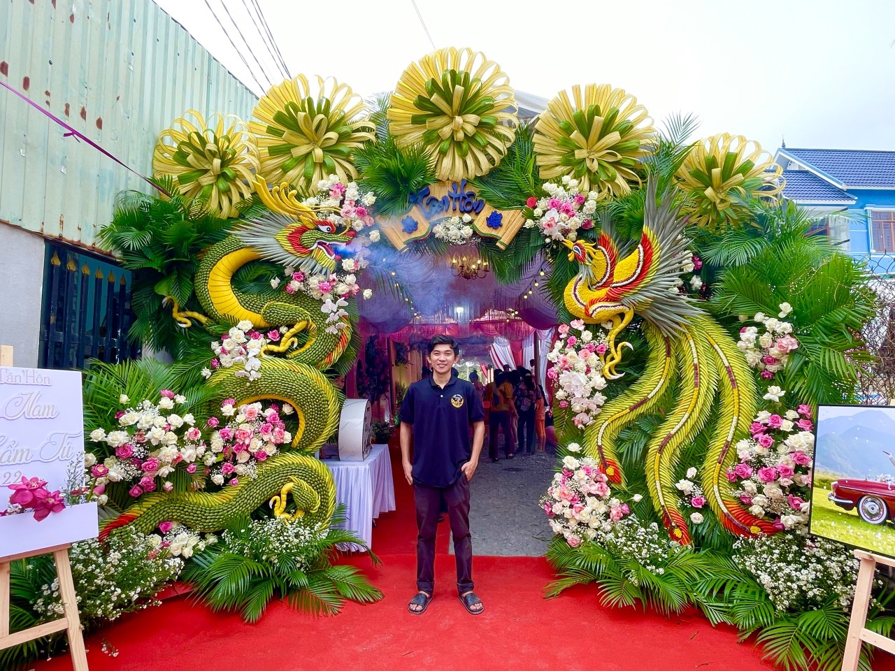 Tác phẩm cổng hoa của nghệ nhân Đông Phạm